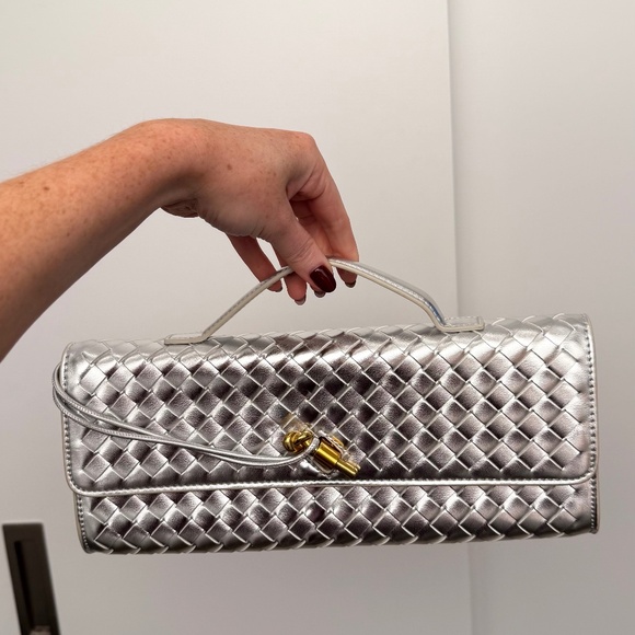 Silver East-West Clutch - Picture 1 of 3